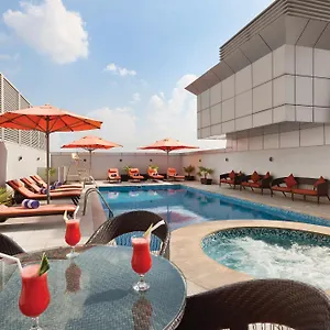 Ramada By Wyndham Deira Hotell